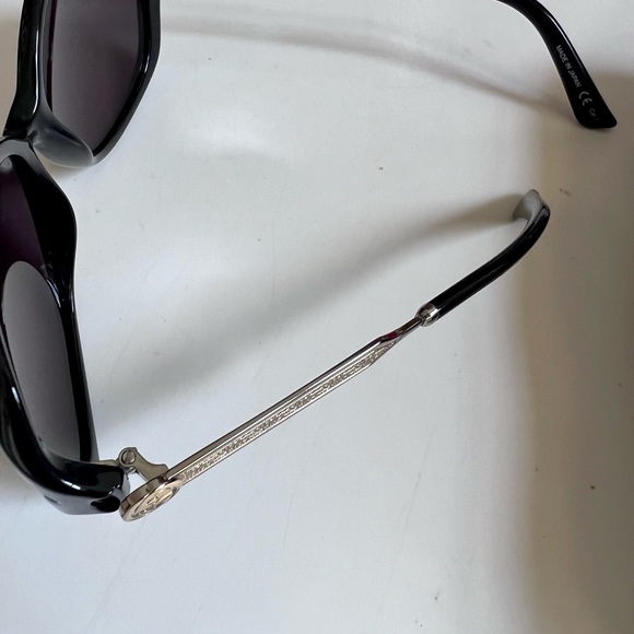 Gucci Sunglasses - Picture 5 of 5